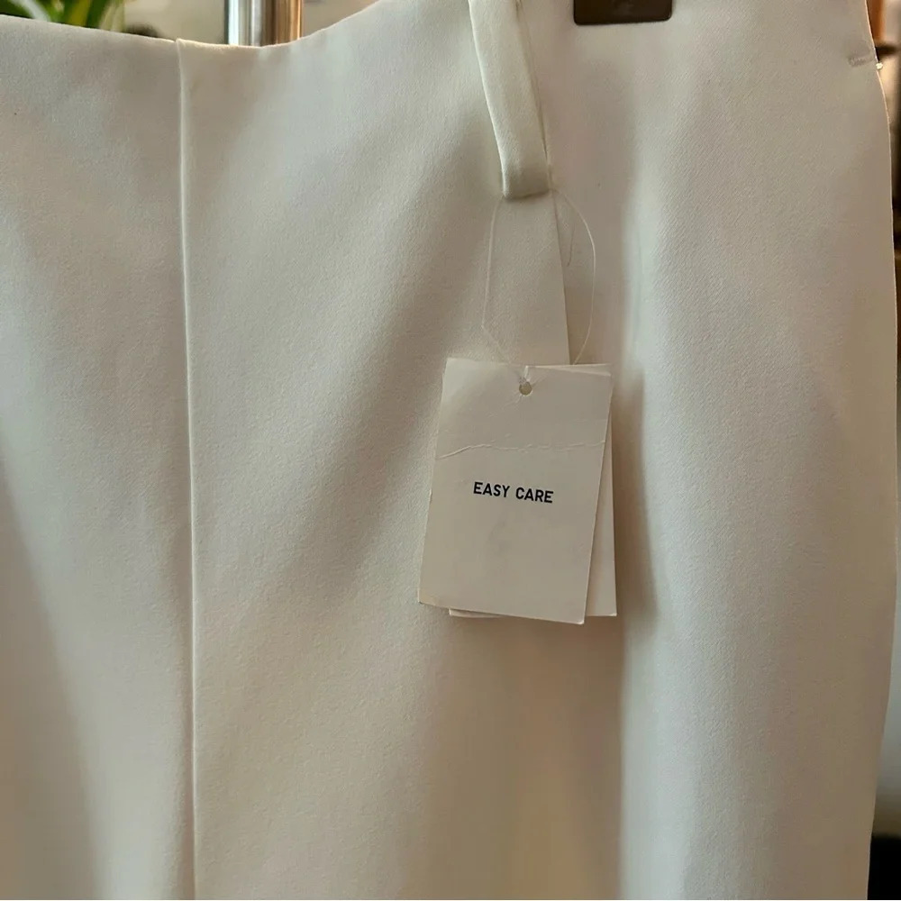 NWT Uniqlo High Waisted Slack Shorts - Picture 2 of 7